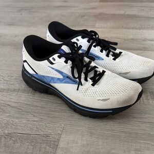 Brooks Men's Athletic Shoes in White and Blue